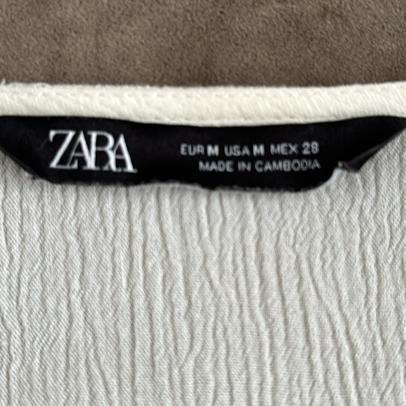 Zara crocheted top with peplum waist & flutter cap sleeves. Color- cream size- M - Picture 3 of 6